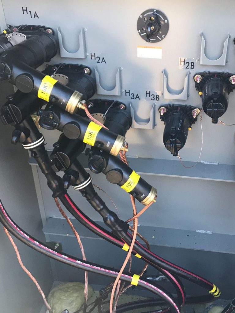 Load Break Deadbreak Elbow installation